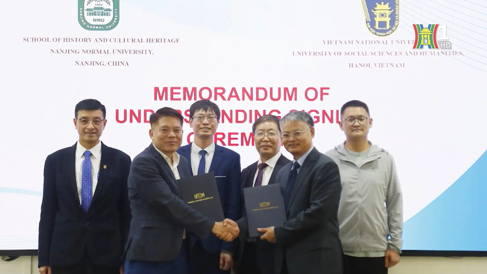 Ngọn lửa Nhân văn: Tri thức - Truyền thống và Khát vọng cống hiến | Phóng sự tài liệu | 21/10/2025